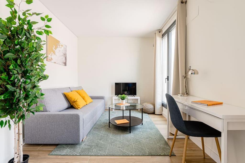 Apartamento Cozy Penthouse With Swimming Pool And Parking-a-castell Madri