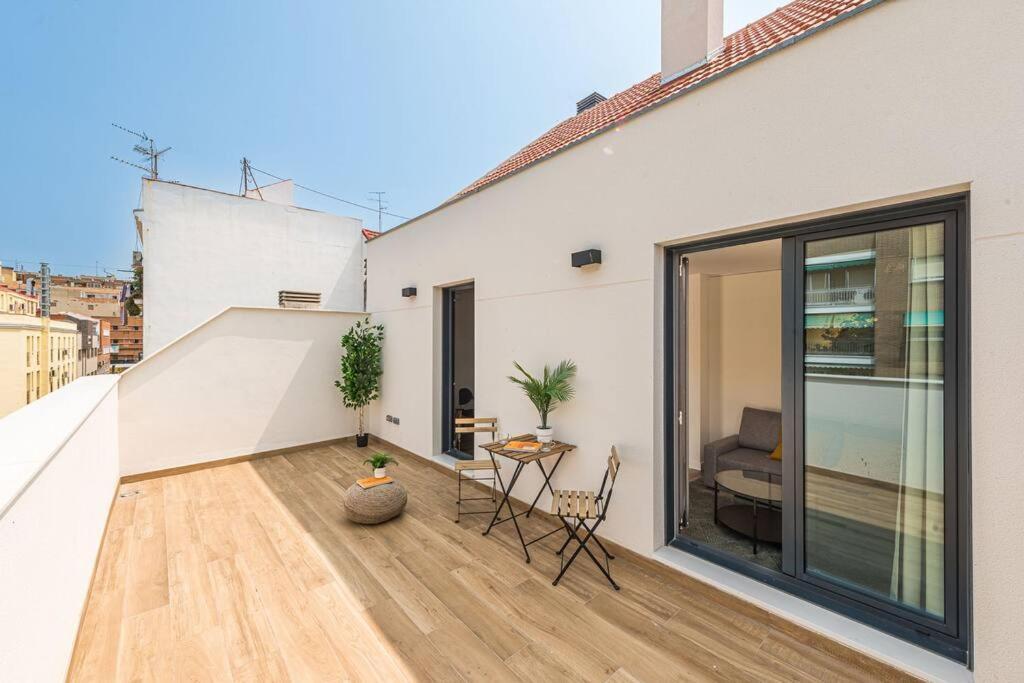 Apartamento Cozy Penthouse With Swimming Pool And Parking-a-castell Madri